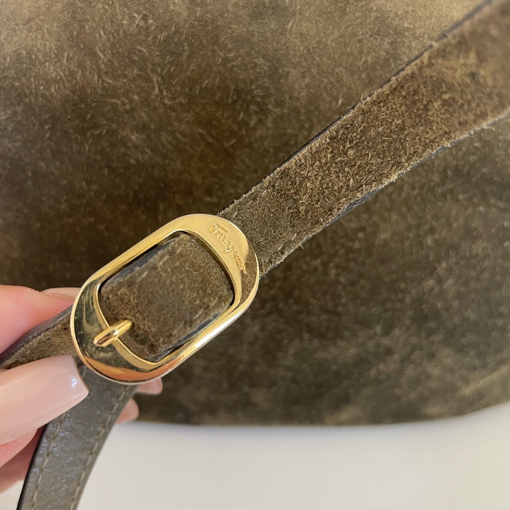 Auth VTG FERRAGAMO Green Suede Crossbody Bag - Picture 4 of 11